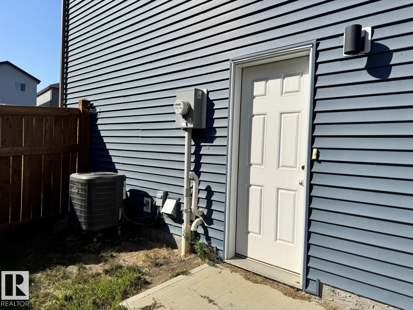 5130 LARK CR NW, Edmonton