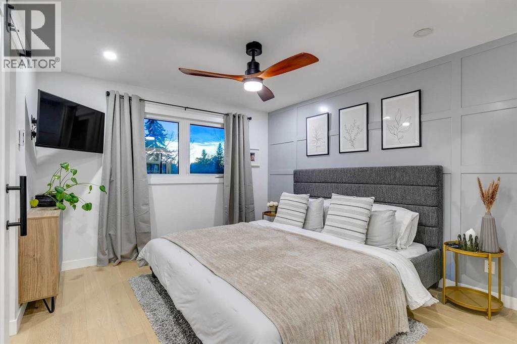 Single Family House 4 Level for Sale in  Vegas Road NW Varsity Calgary 