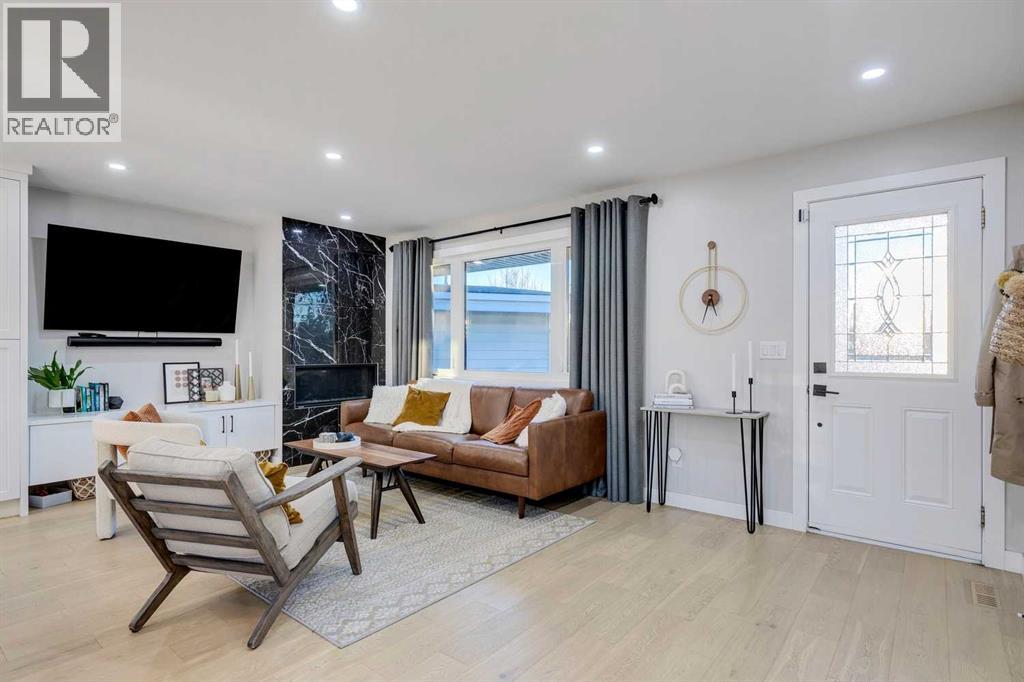 Single Family House 4 Level for Sale in  Vegas Road NW Varsity Calgary 