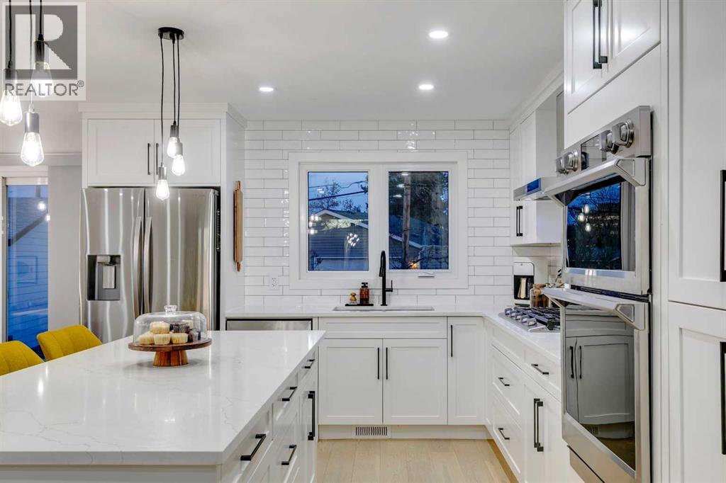 Single Family House 4 Level for Sale in  Vegas Road NW Varsity Calgary 