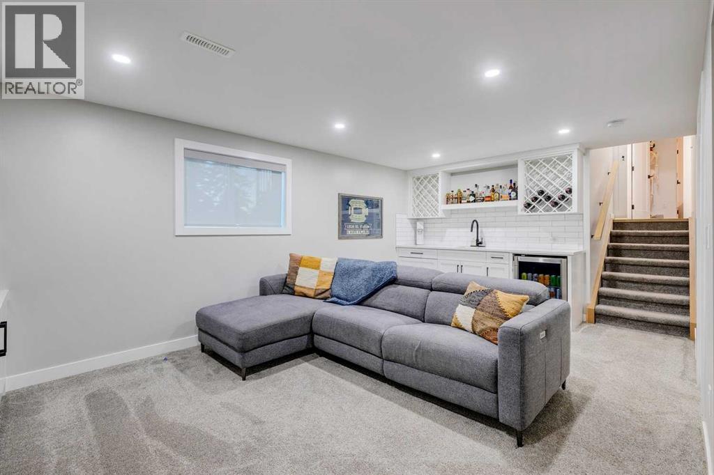 Single Family House 4 Level for Sale in  Vegas Road NW Varsity Calgary 