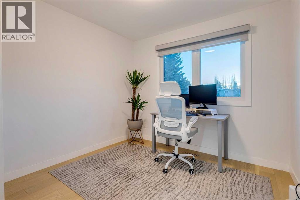 Single Family House 4 Level for Sale in  Vegas Road NW Varsity Calgary 