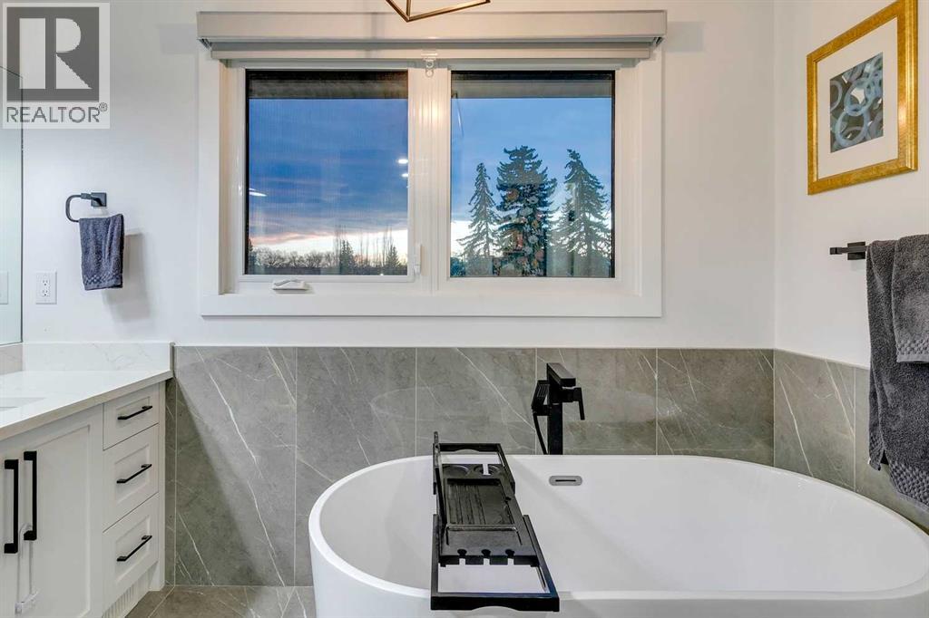 Single Family House 4 Level for Sale in  Vegas Road NW Varsity Calgary 