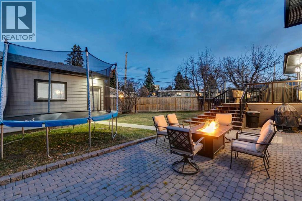 Single Family House 4 Level for Sale in  Vegas Road NW Varsity Calgary 