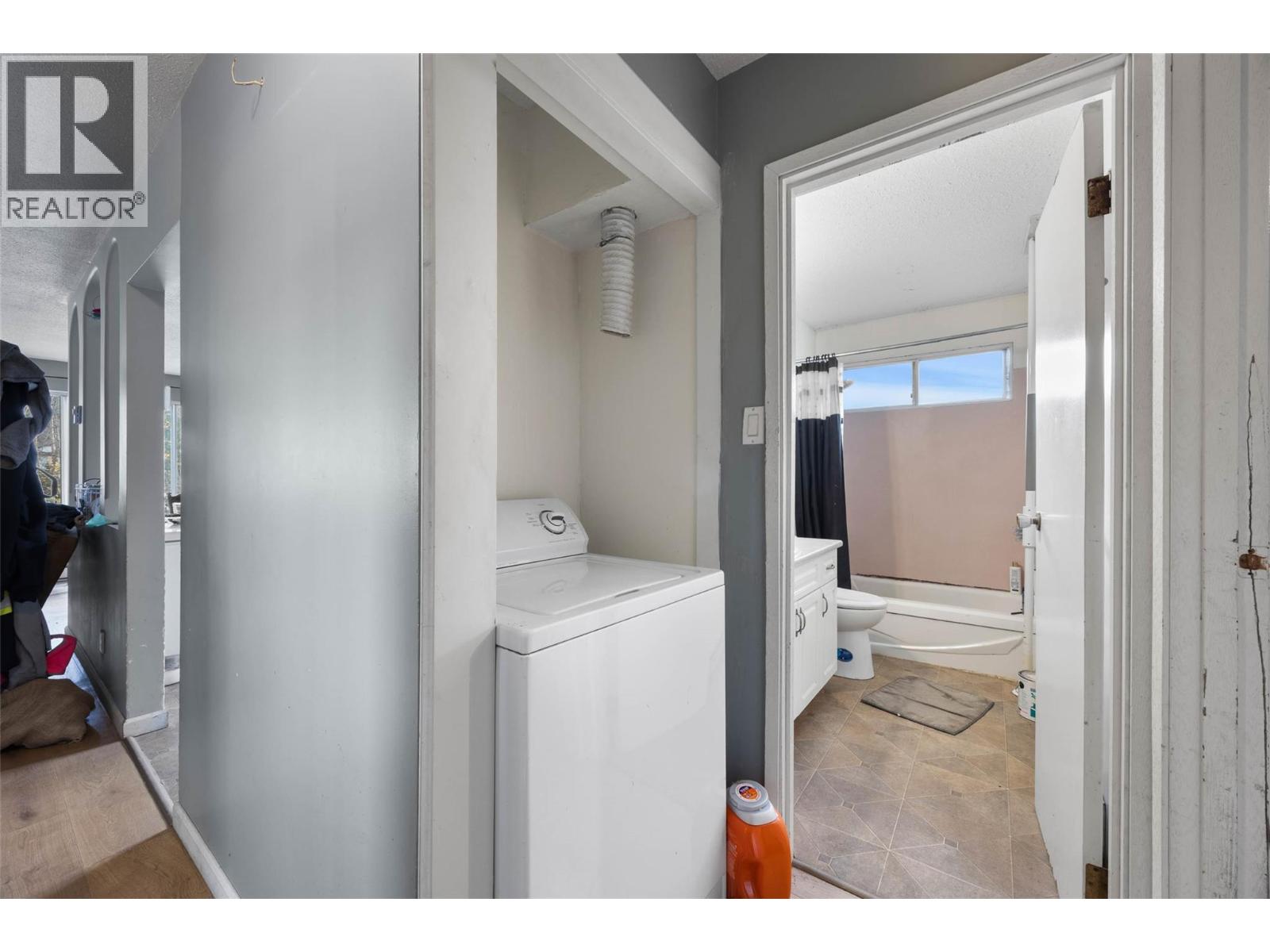 524 Aulin Avenue, Chase