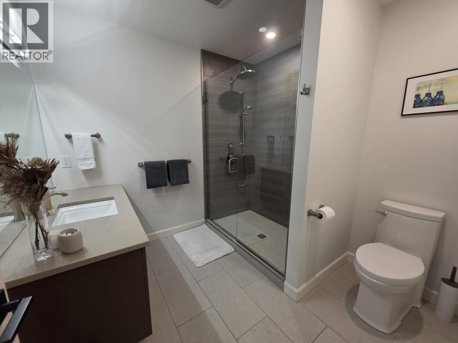 5110 JOLLIFFE AVENUE, Terrace