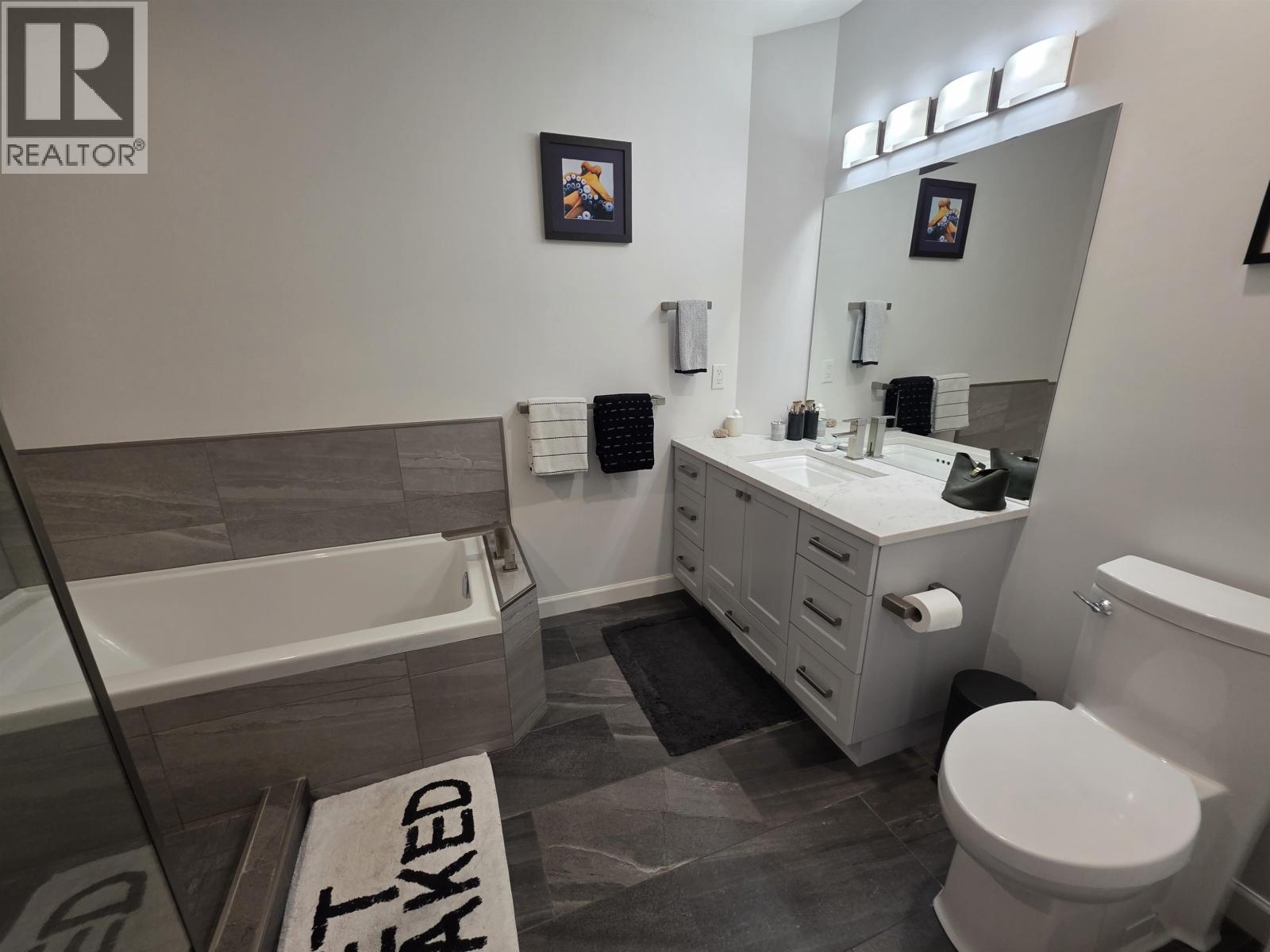 5110 JOLLIFFE AVENUE, Terrace