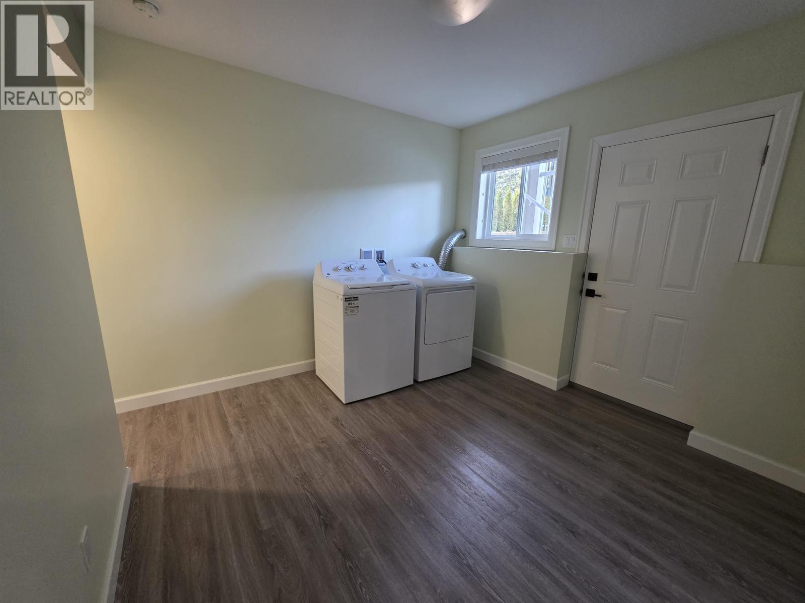 5110 JOLLIFFE AVENUE, Terrace