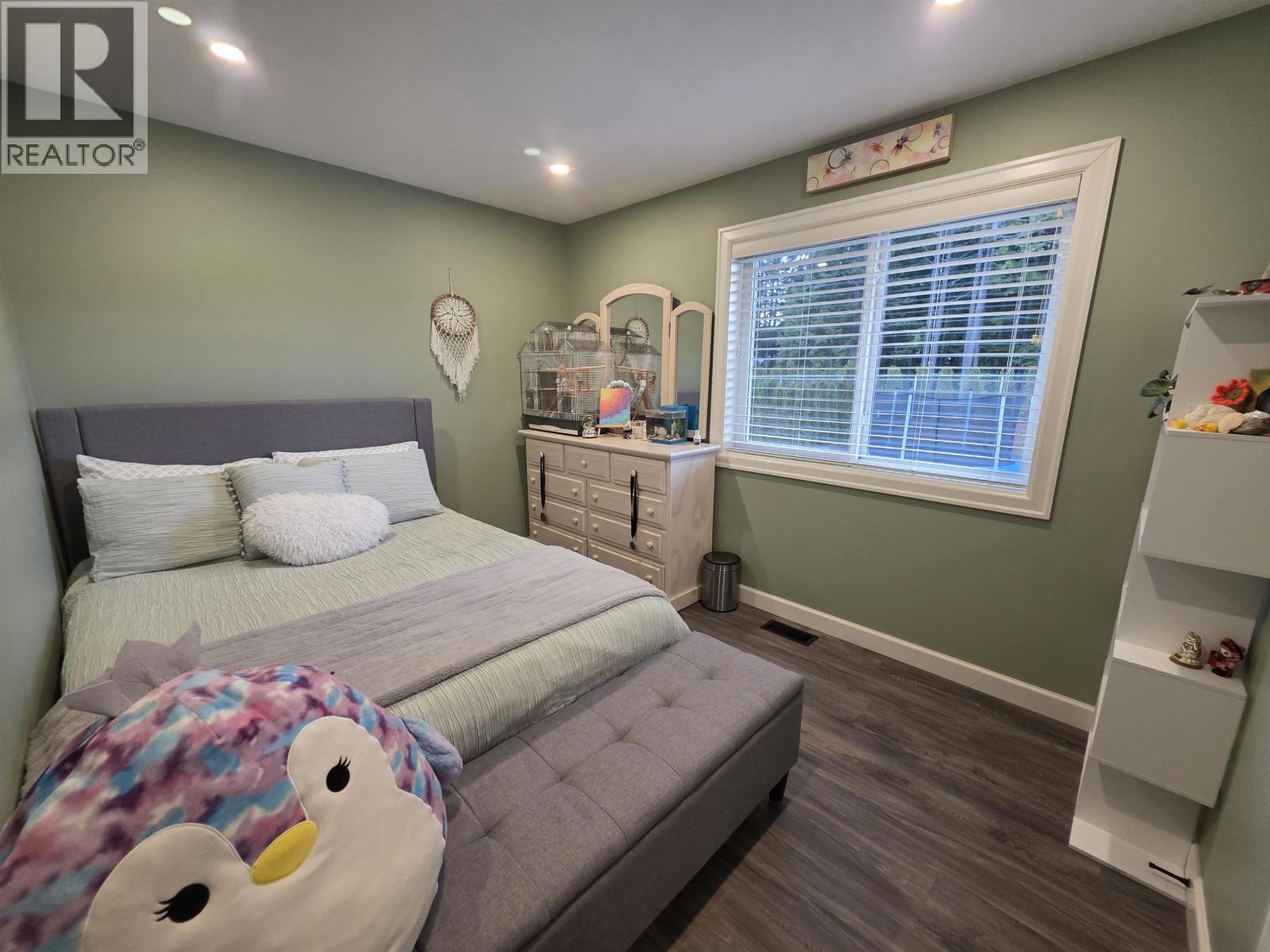 5110 JOLLIFFE AVENUE, Terrace