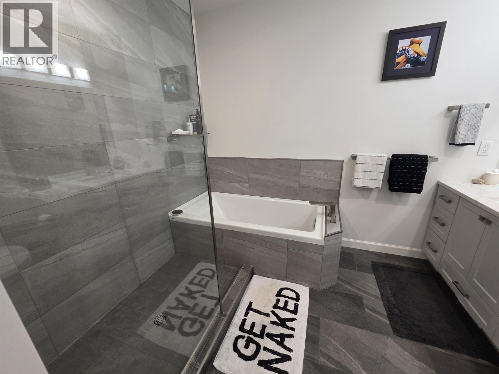 5110 JOLLIFFE AVENUE, Terrace