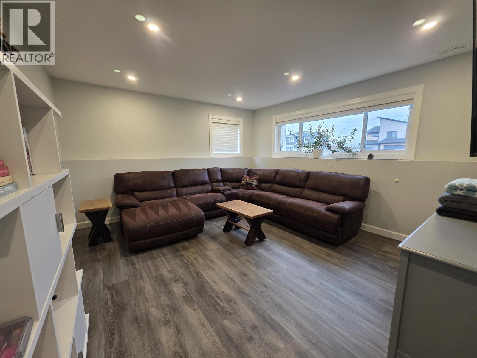 5110 JOLLIFFE AVENUE, Terrace