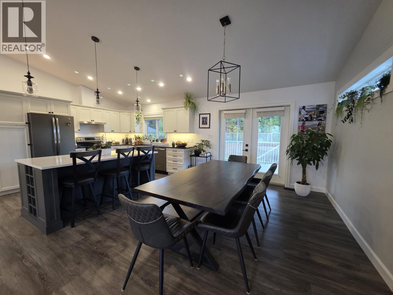 5110 JOLLIFFE AVENUE, Terrace