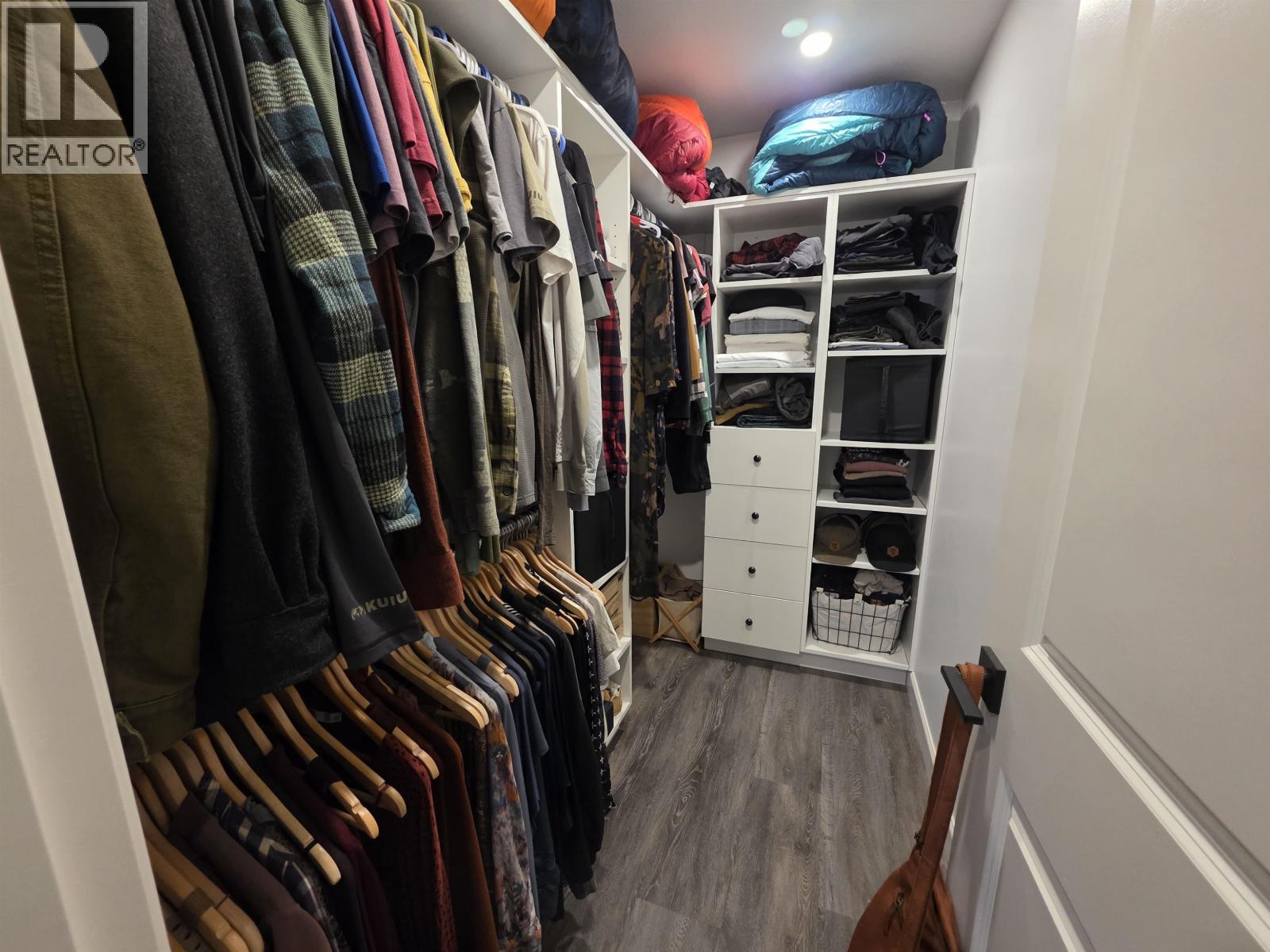 5110 JOLLIFFE AVENUE, Terrace