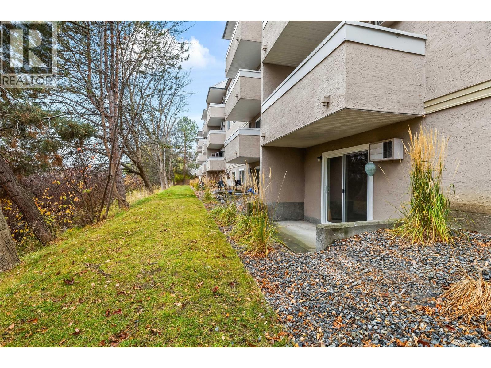 111 3180 De Montreuil Court, Kelowna