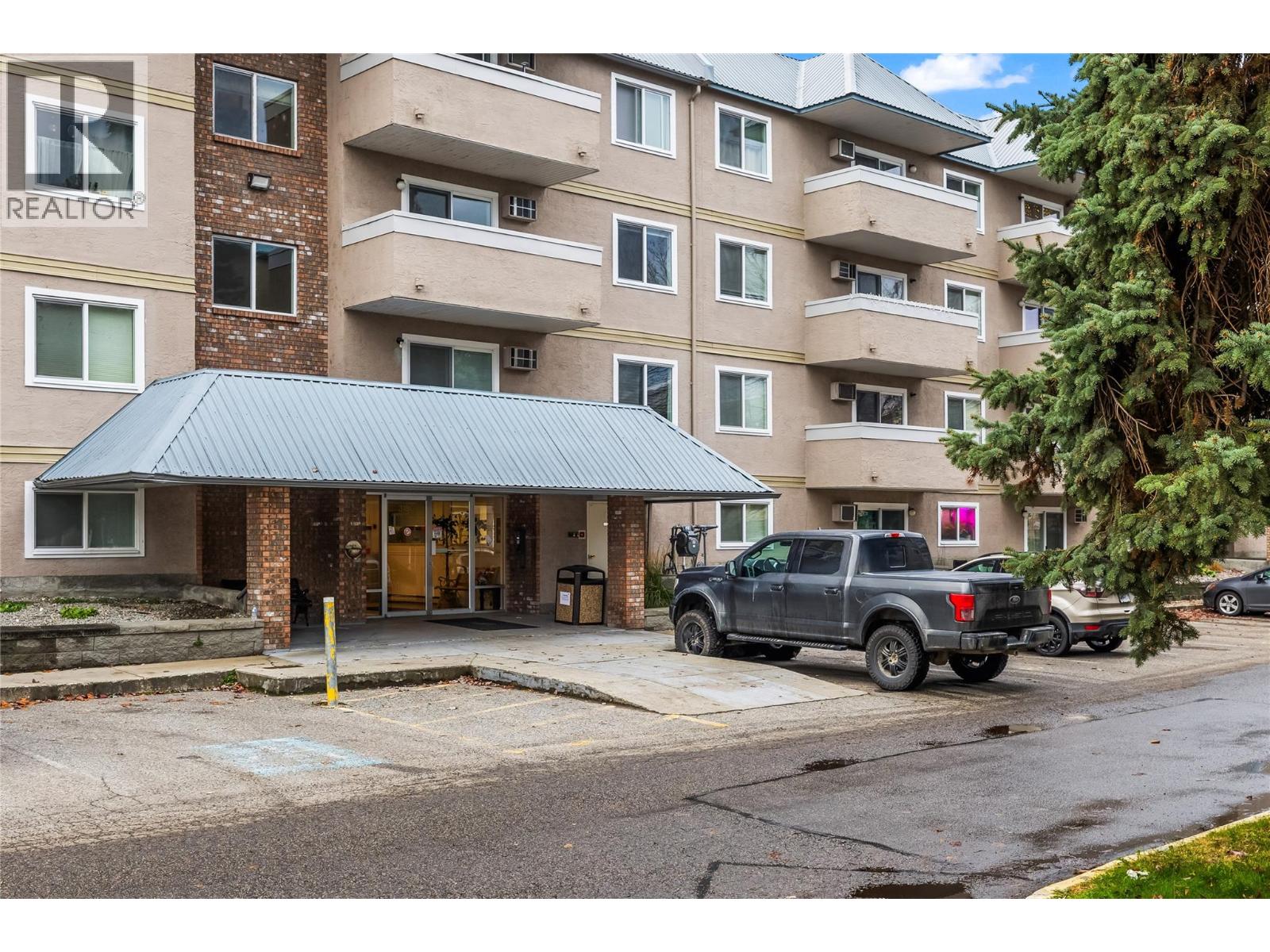 111 3180 De Montreuil Court, Kelowna