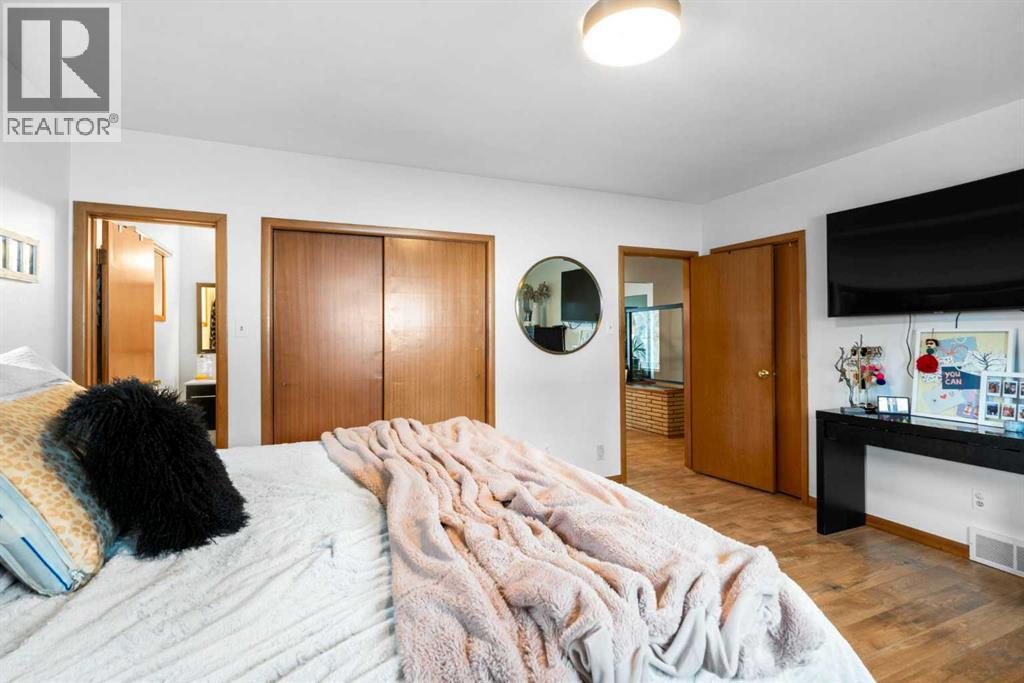 Single Family House Bungalow for Sale in  Creston Crescent NW Banff Trail Calgary 