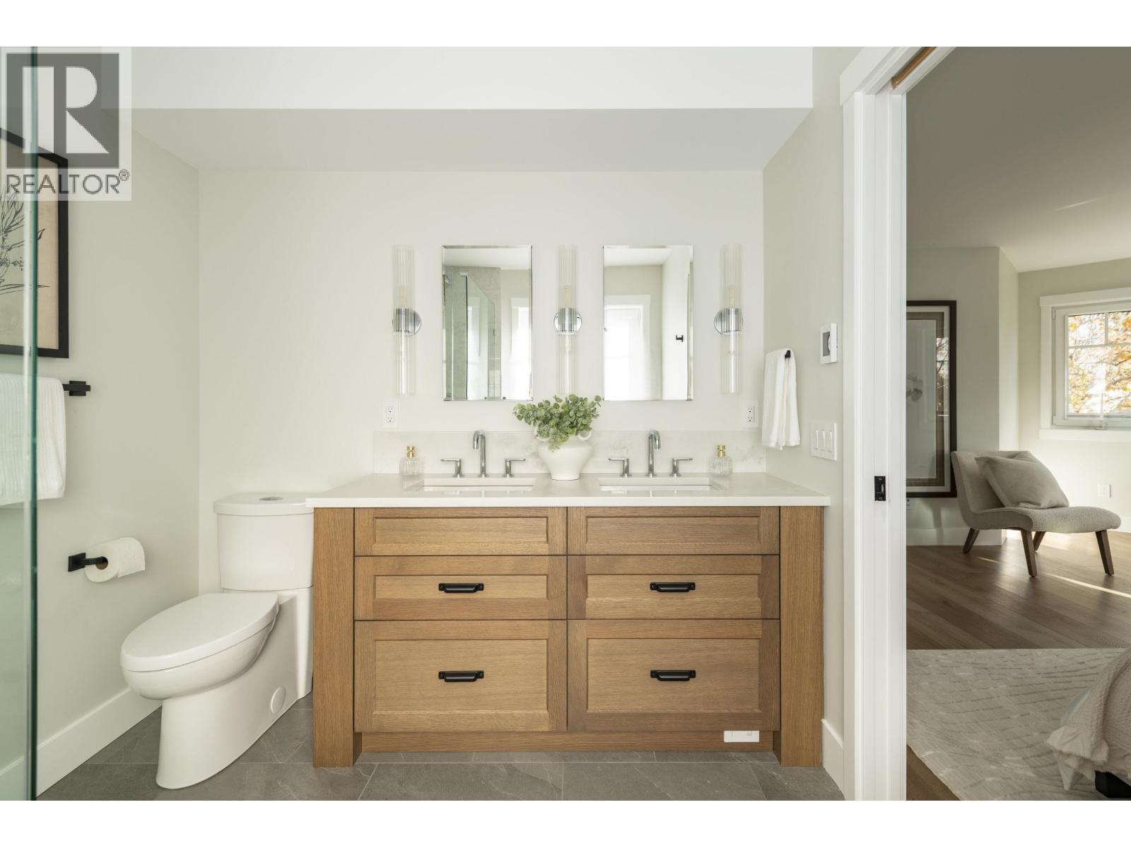 #1-4569 ARTHUR Drive, Delta