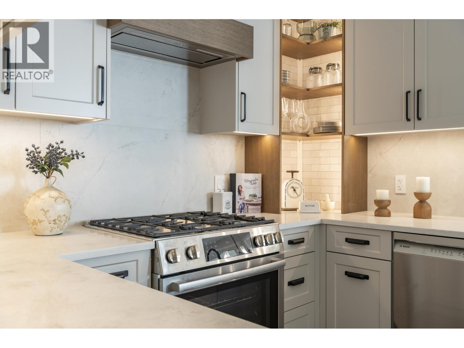 #1-4569 ARTHUR Drive, Delta