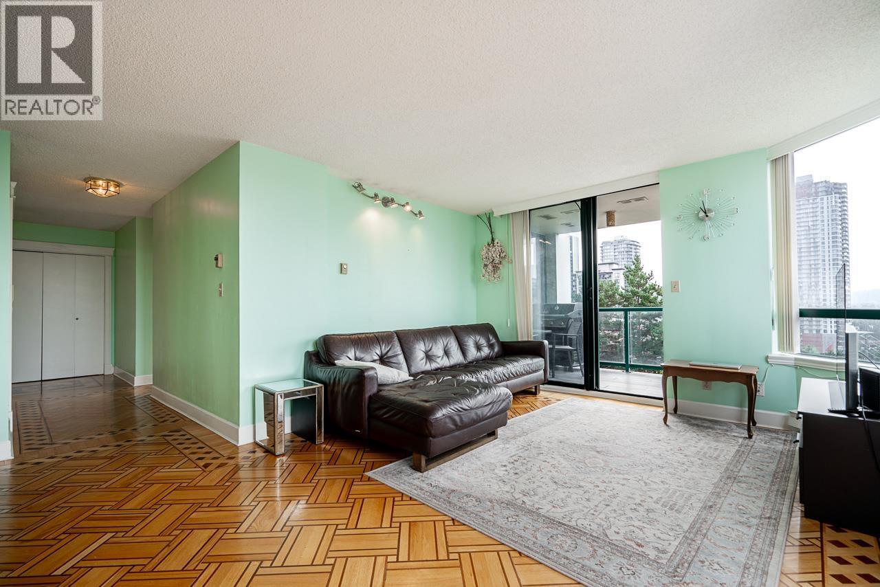 303 121 TENTH STREET, New Westminster