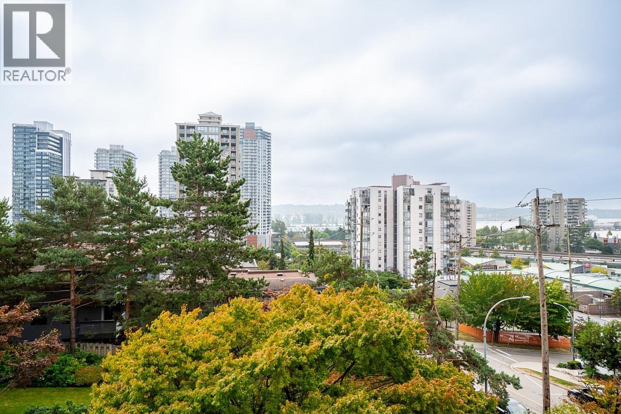 303 121 TENTH STREET, New Westminster