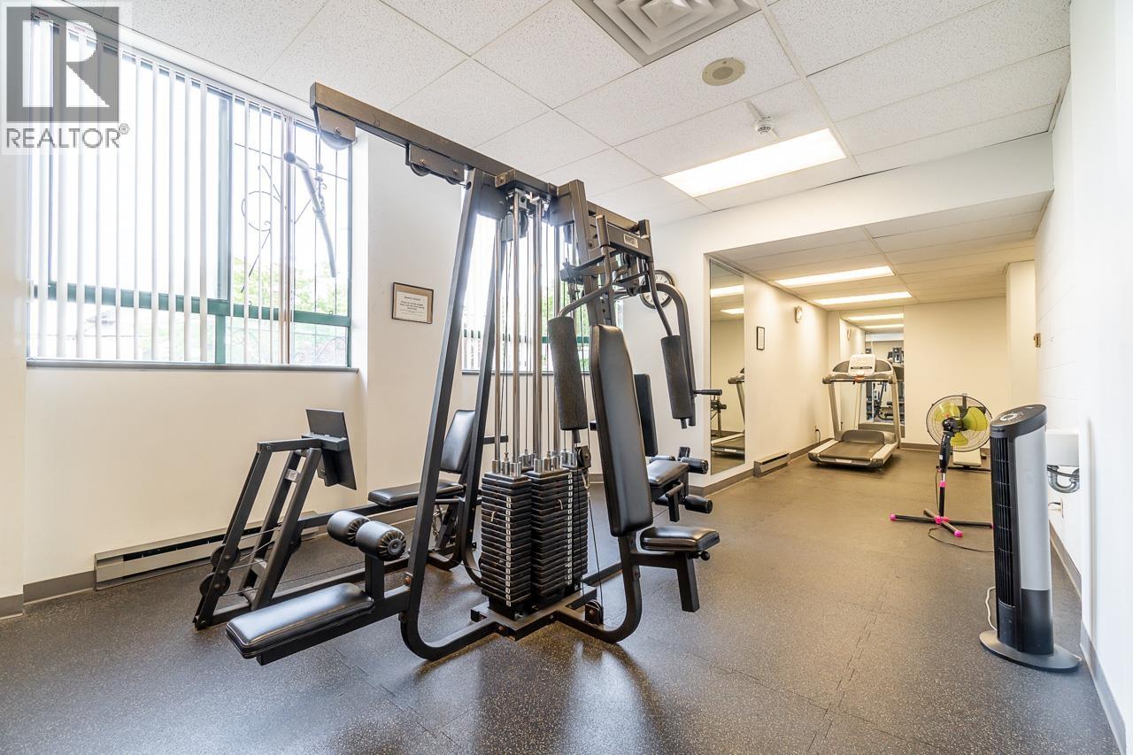 303 121 TENTH STREET, New Westminster