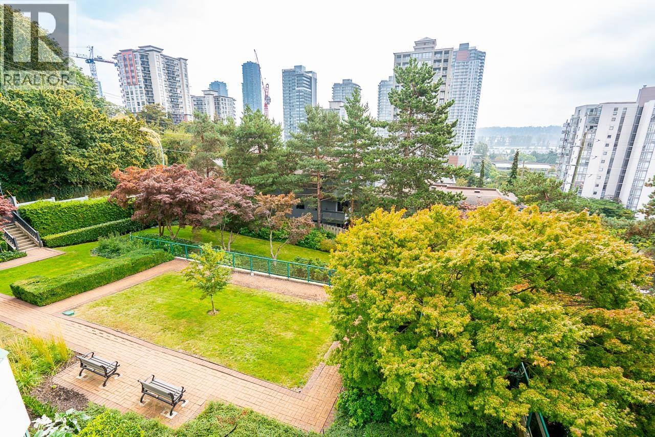 303 121 TENTH STREET, New Westminster