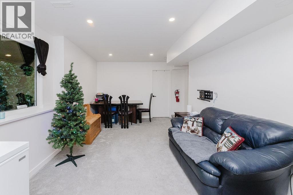 4357 CAMEO ROAD, Sechelt