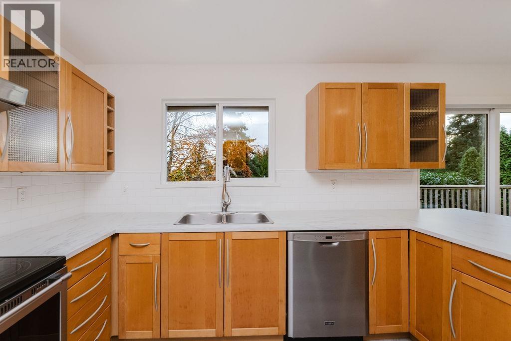 4357 CAMEO ROAD, Sechelt