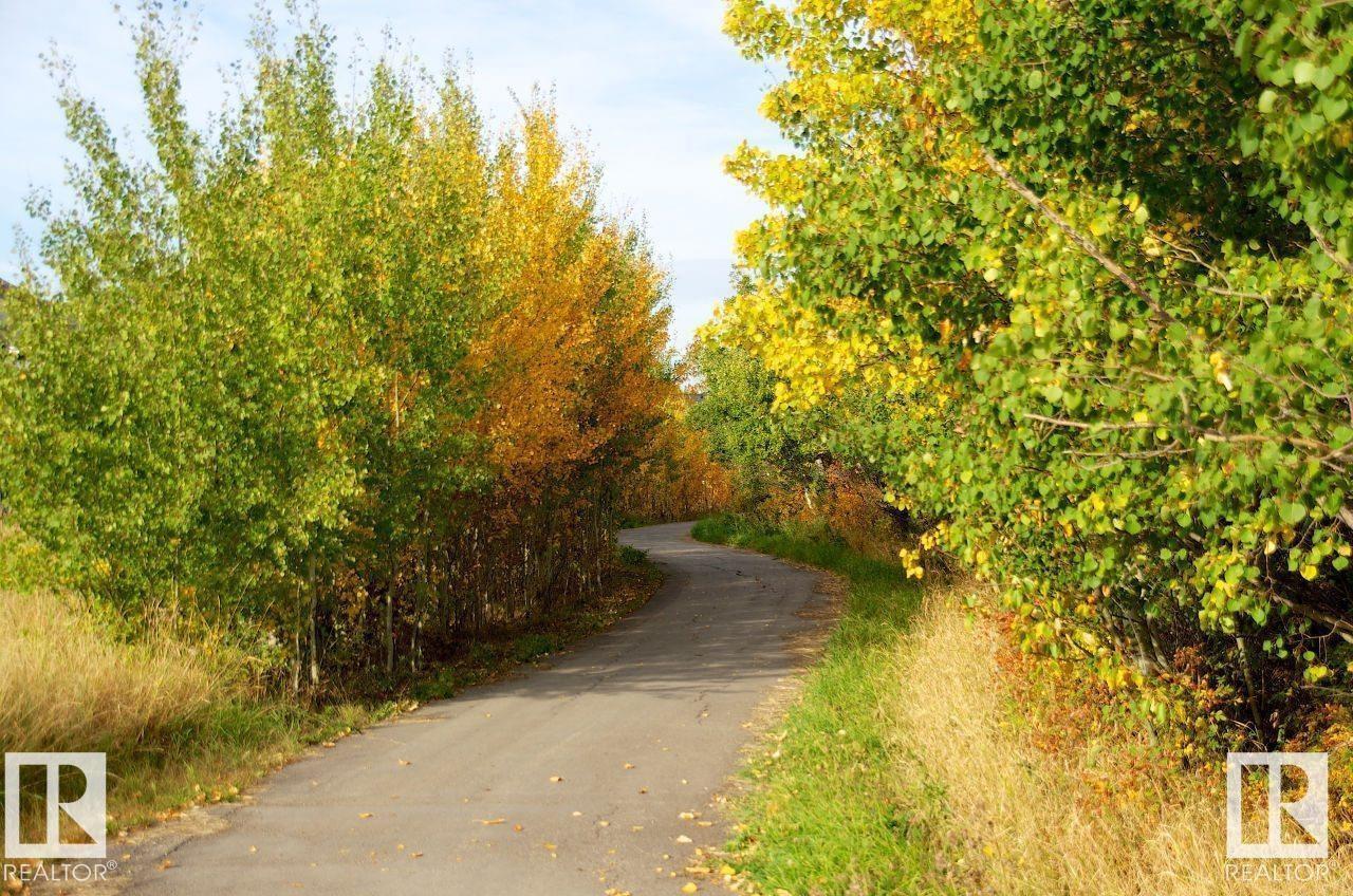 7506 MAY CM NW, Edmonton