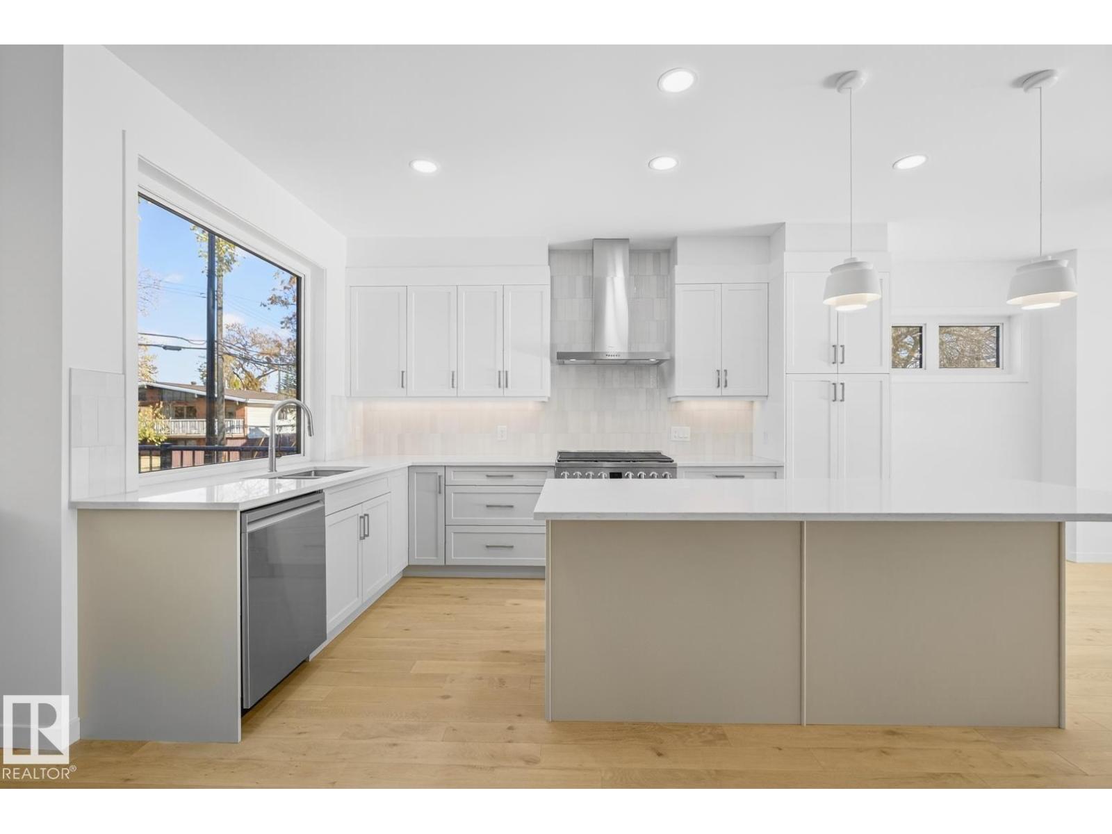 14502 103 AV NW, Edmonton