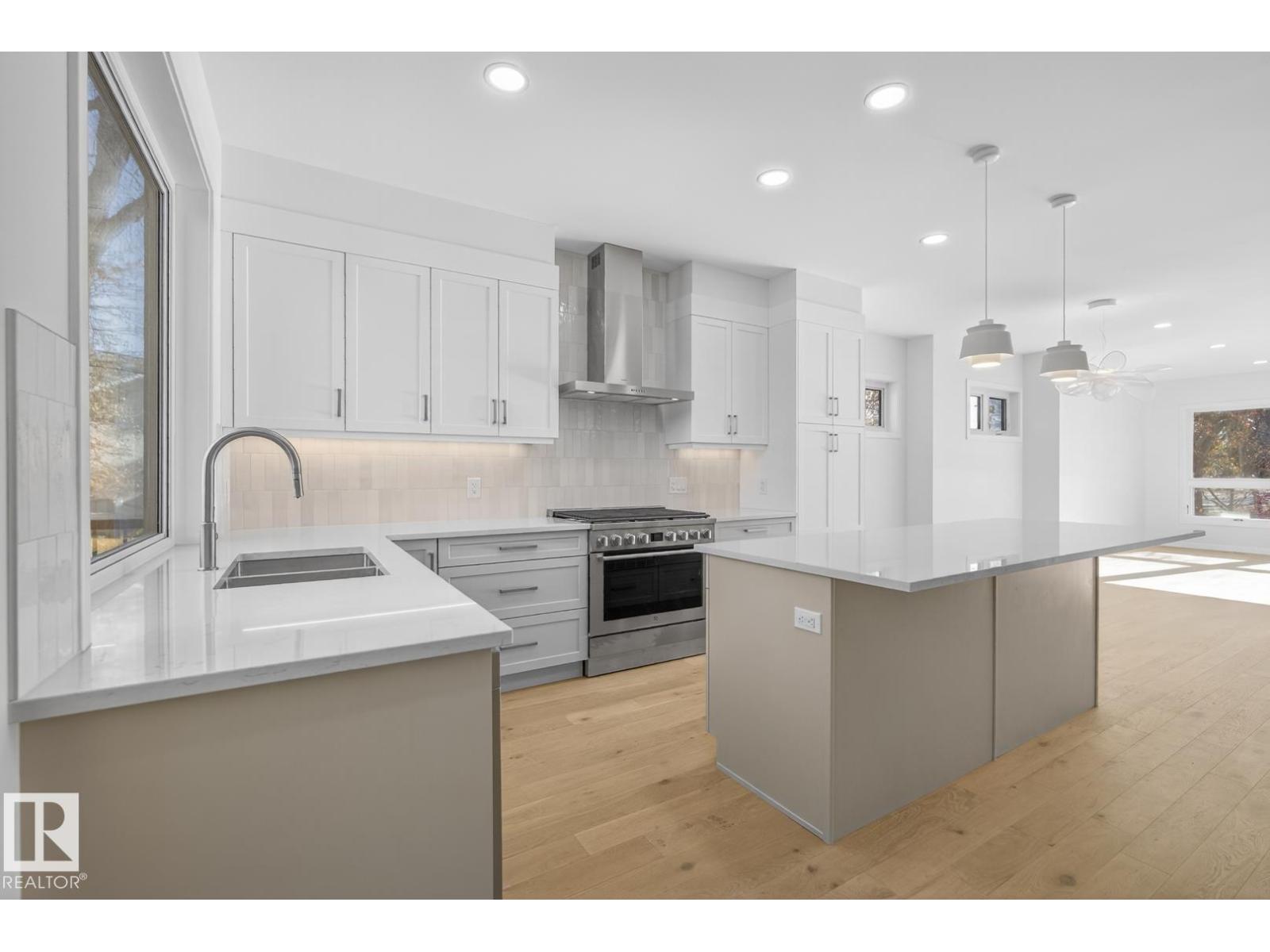 14502 103 AV NW, Edmonton