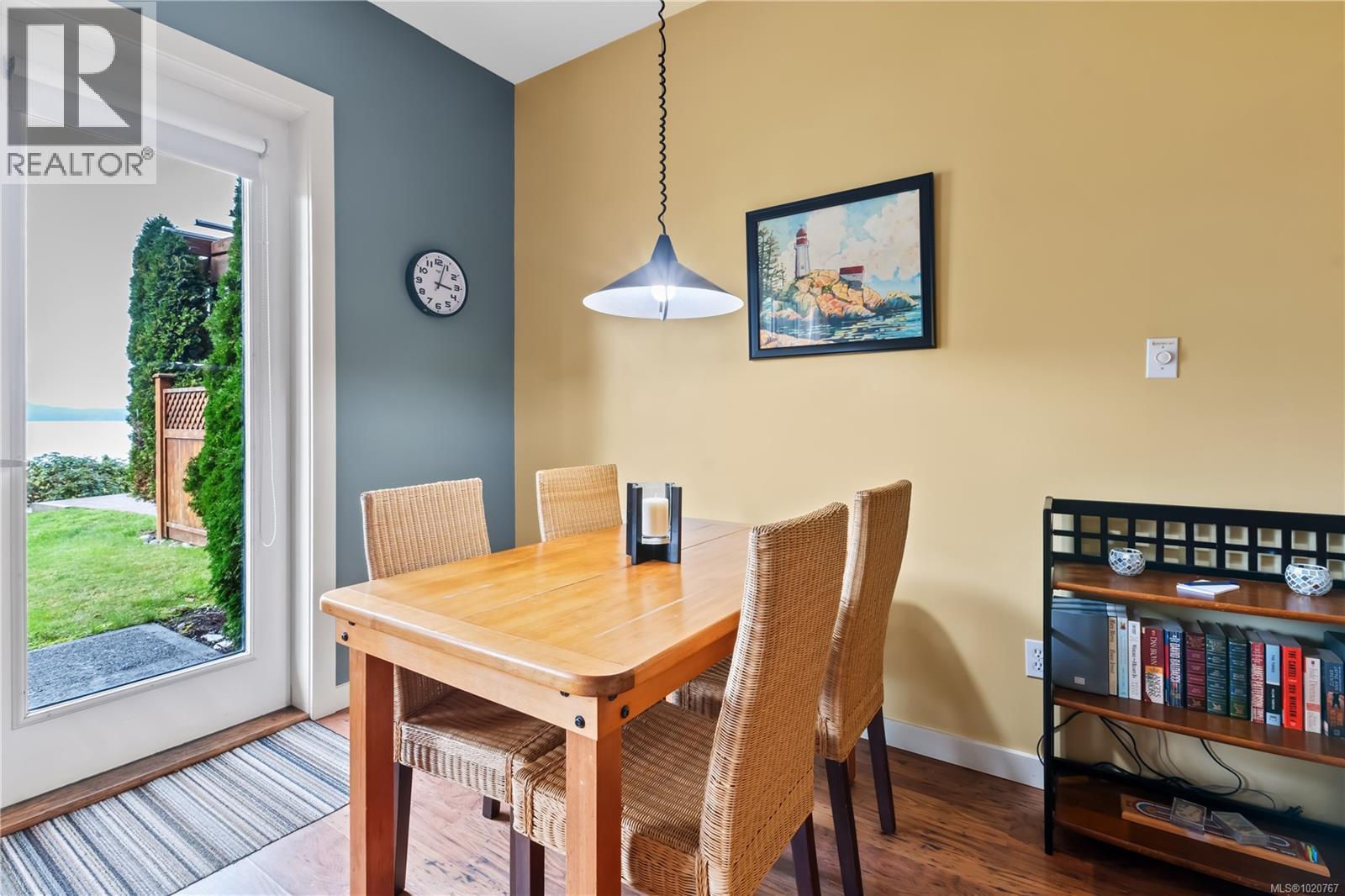 103 230 Main St, Tofino