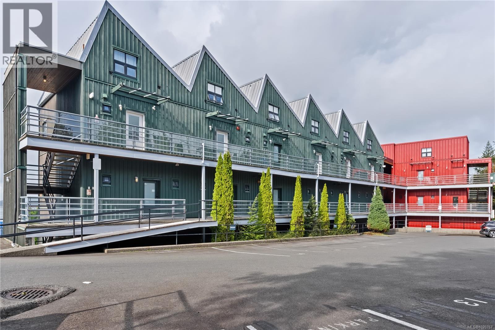 103 230 Main St, Tofino