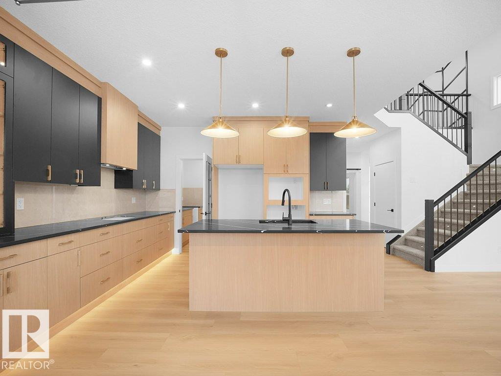 3305 Chernowski Way SW SW, Edmonton