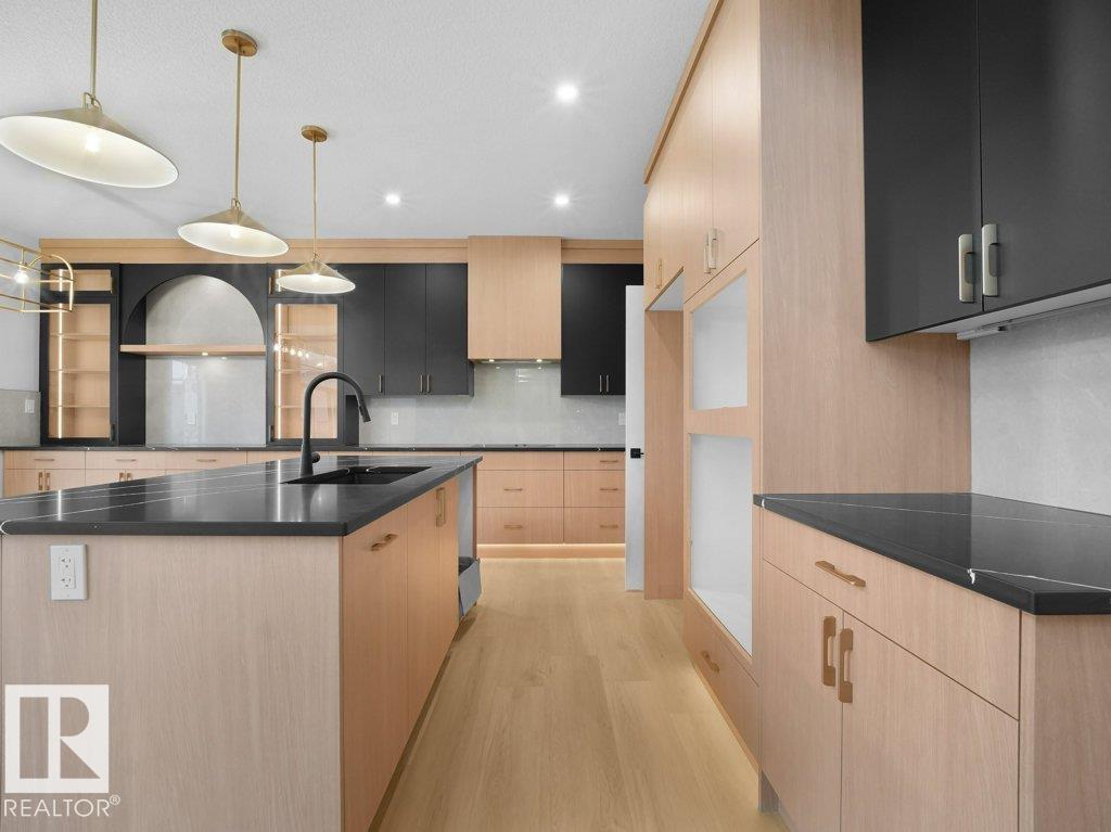 3305 Chernowski Way SW SW, Edmonton