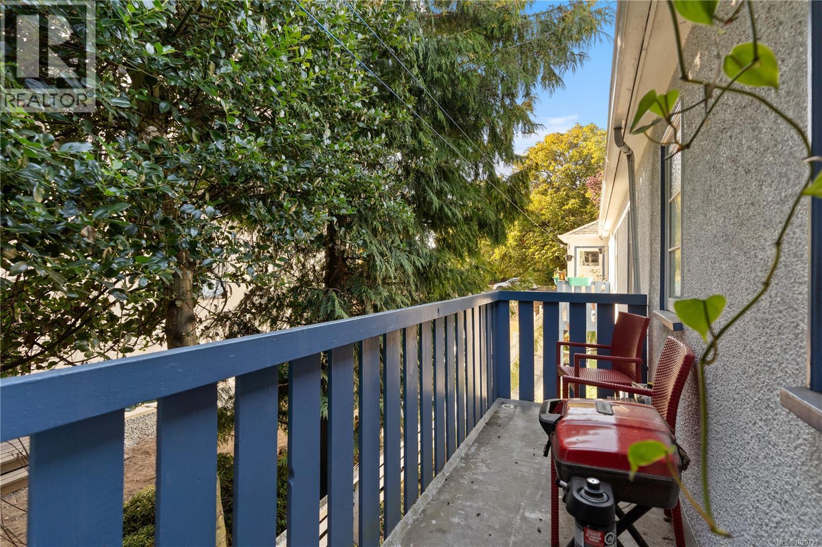 1109/1111 Collinson St, Victoria