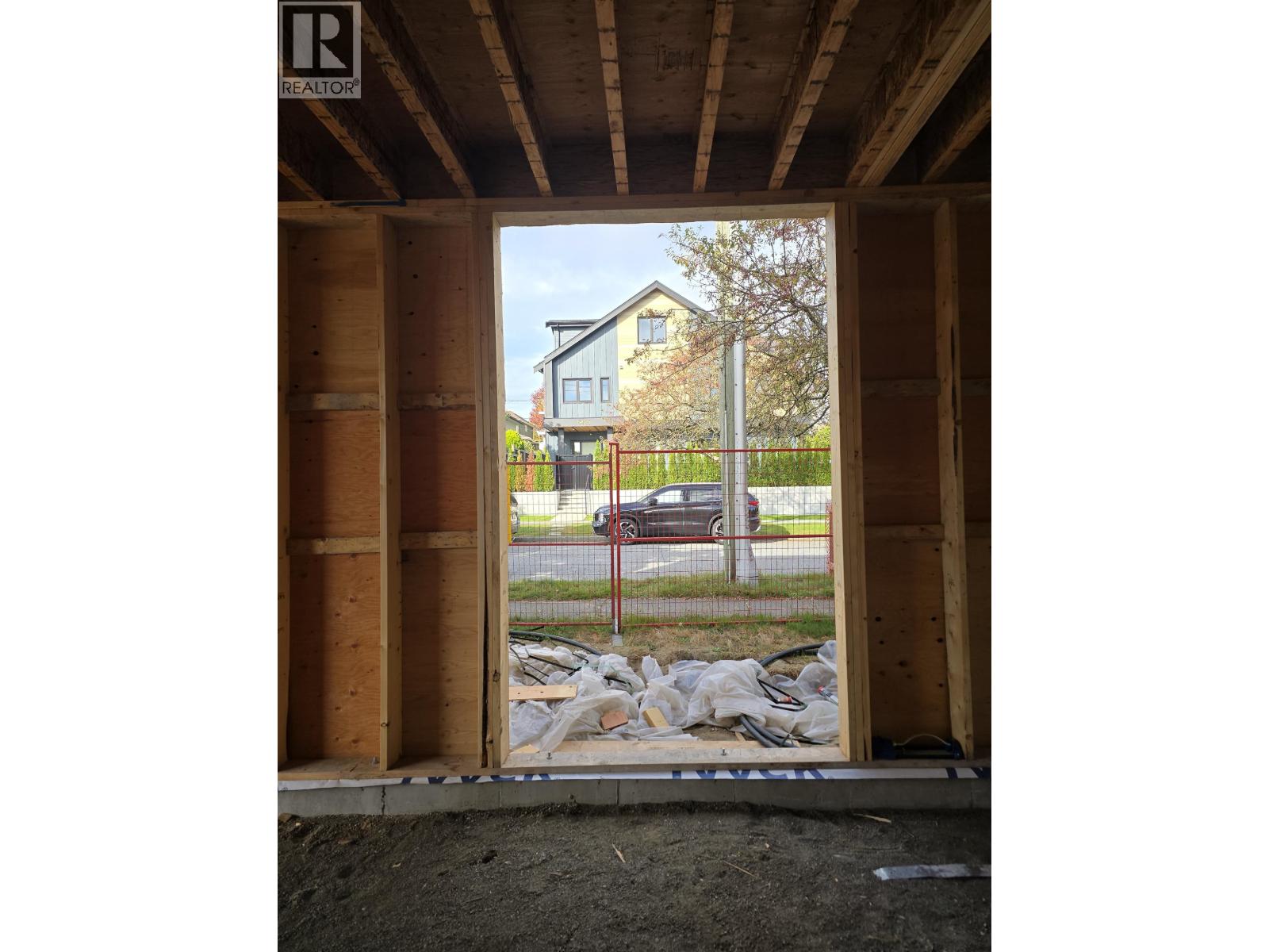 98 W 37TH AVENUE, Vancouver