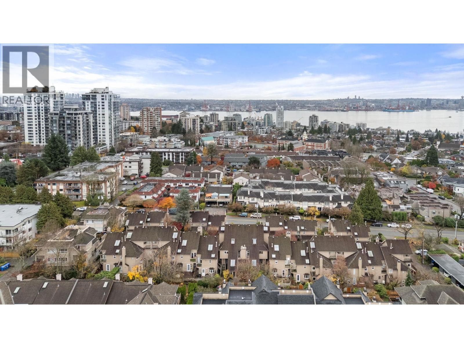 6 230 W 15TH STREET, North Vancouver