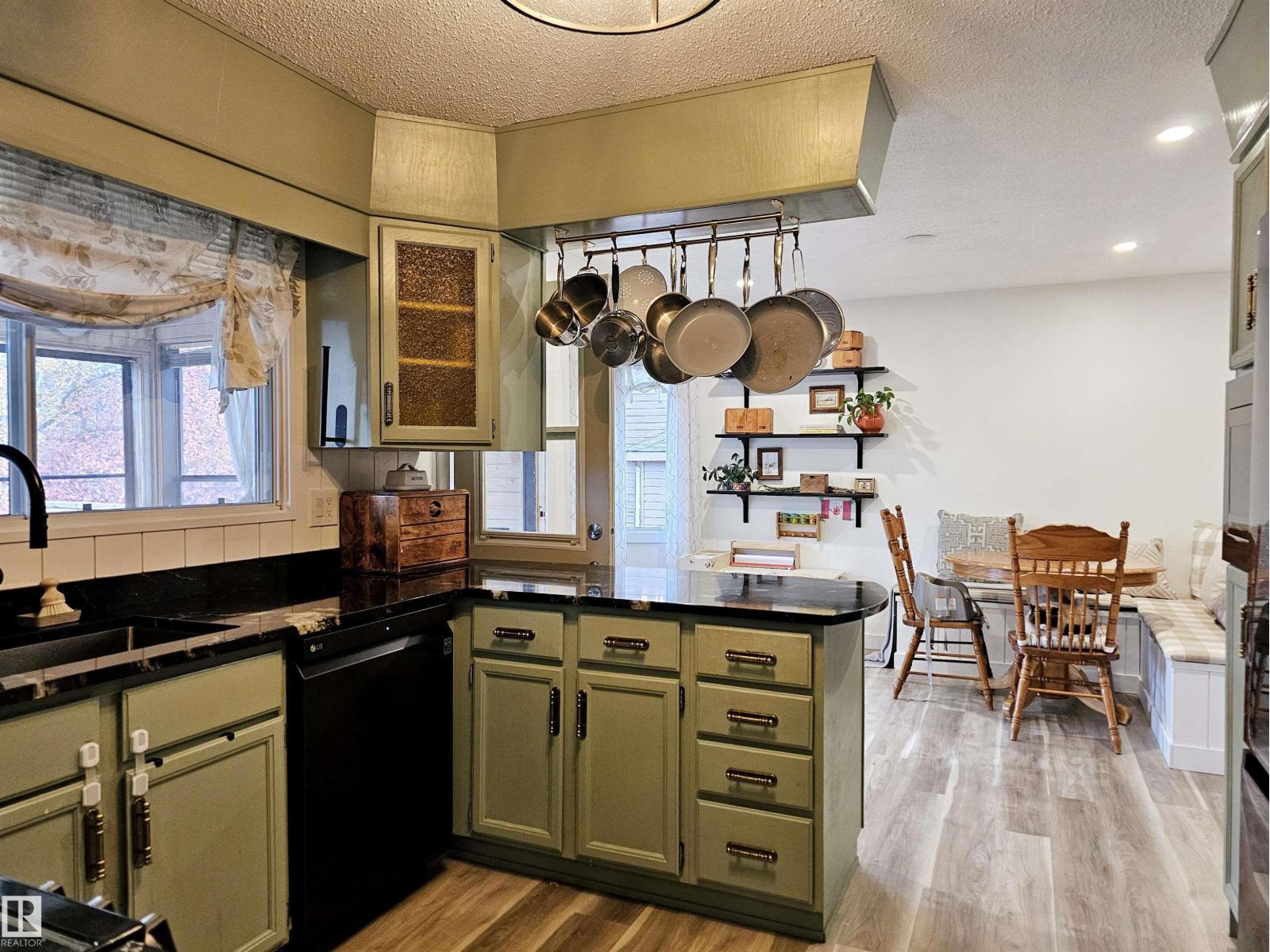 127 GRAND MEADOW CR NW, Edmonton