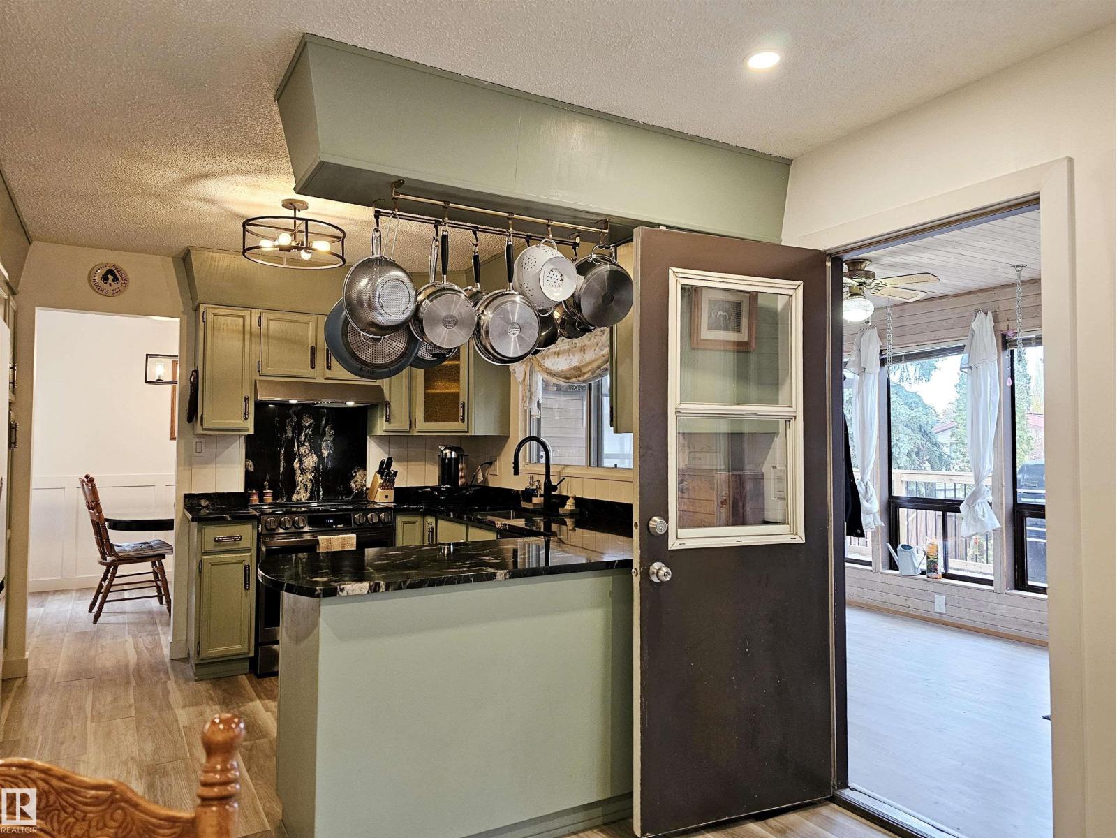 127 GRAND MEADOW CR NW, Edmonton