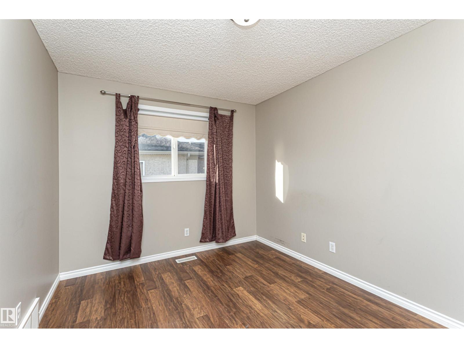 23 DEER PARK CR, Spruce Grove