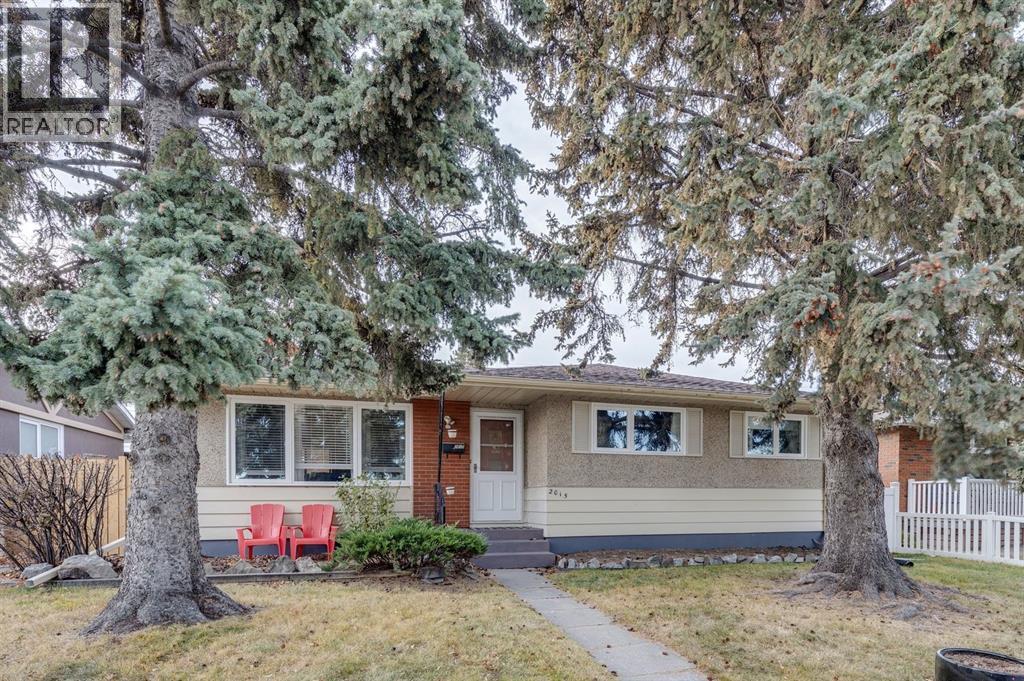 Single Family House Bungalow for Sale in  Milne Drive NE Mayland Heights Calgary 