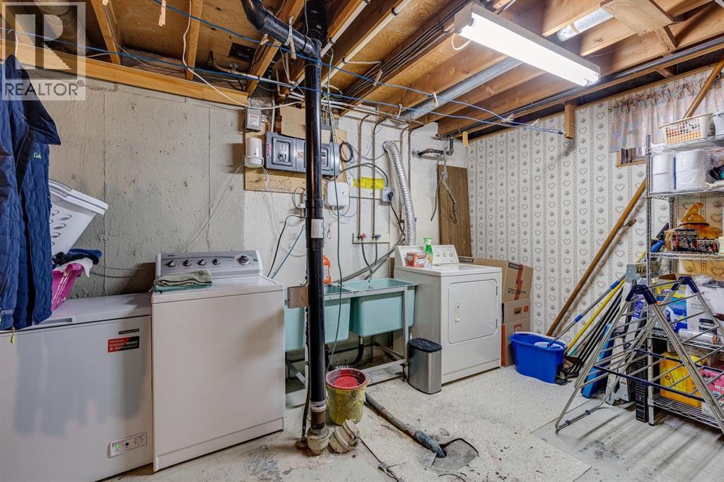 Single Family House Bungalow for Sale in  Milne Drive NE Mayland Heights Calgary 