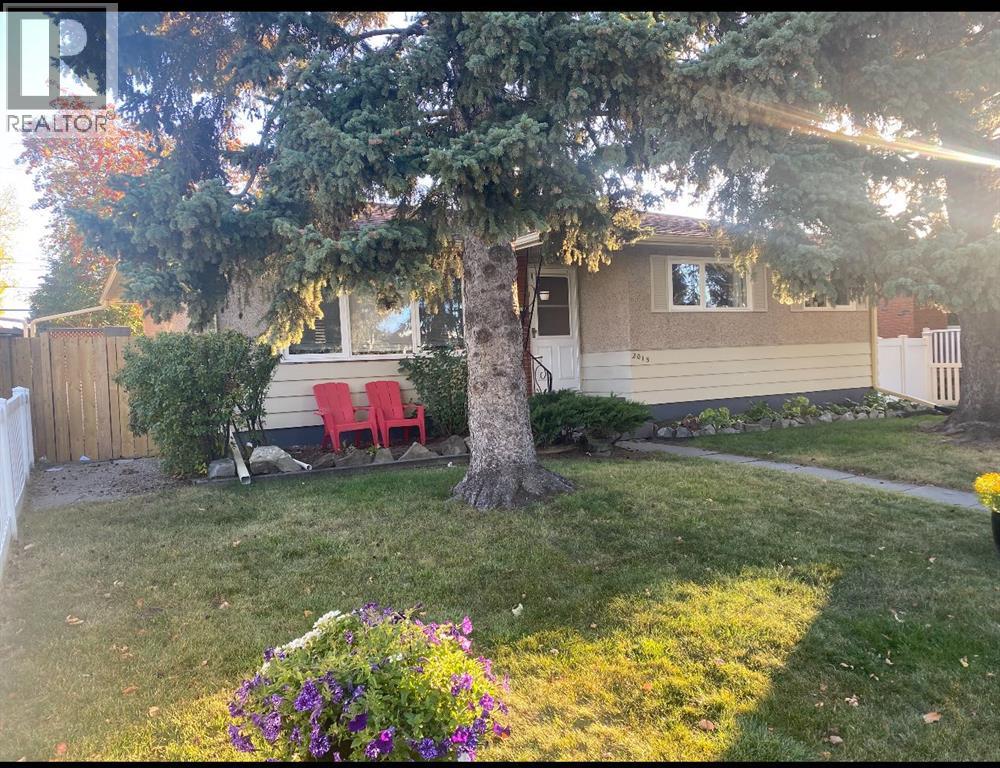 Single Family House Bungalow for Sale in  Milne Drive NE Mayland Heights Calgary 