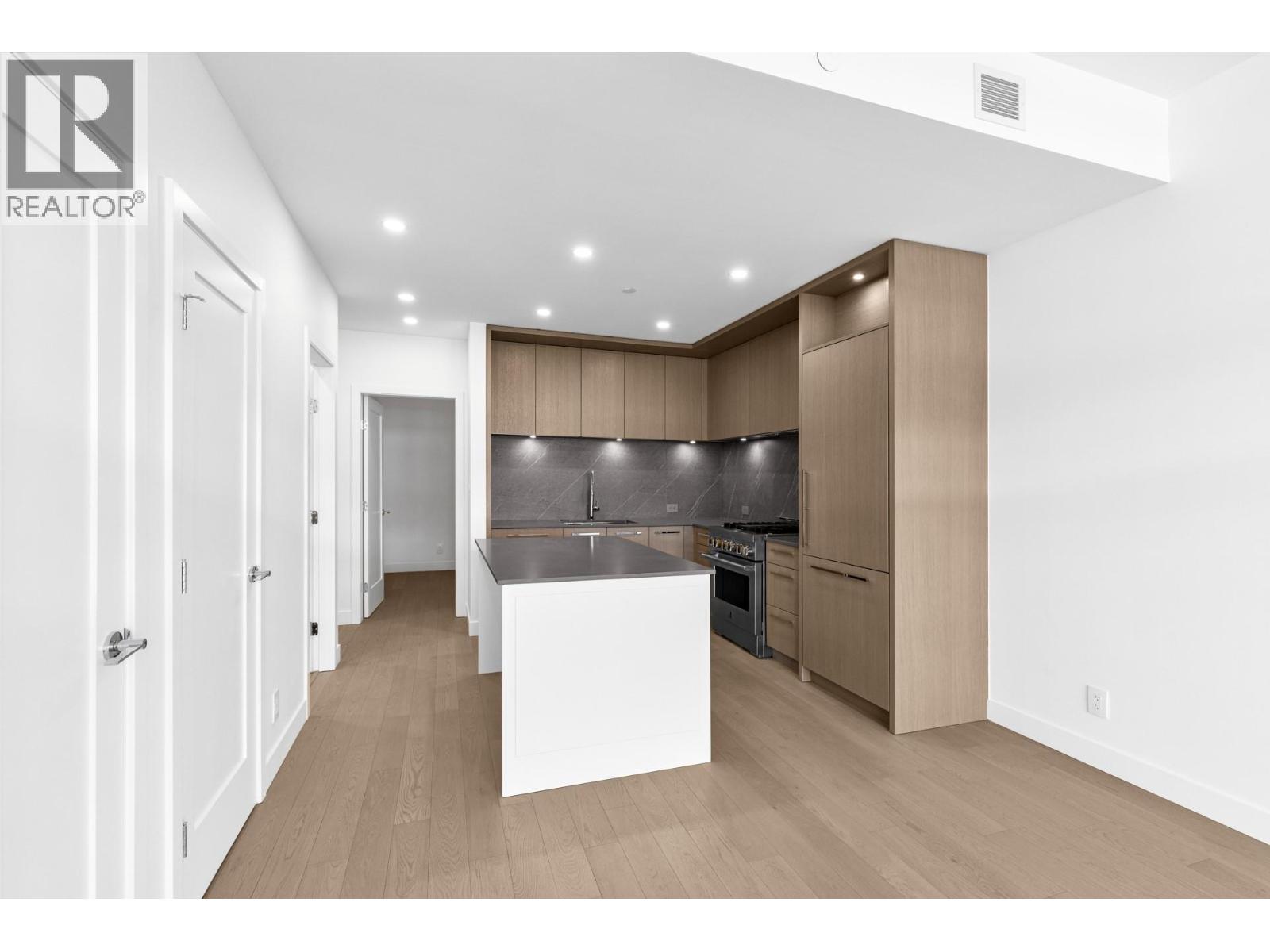 501S 3409 Lakeshore Road, Kelowna