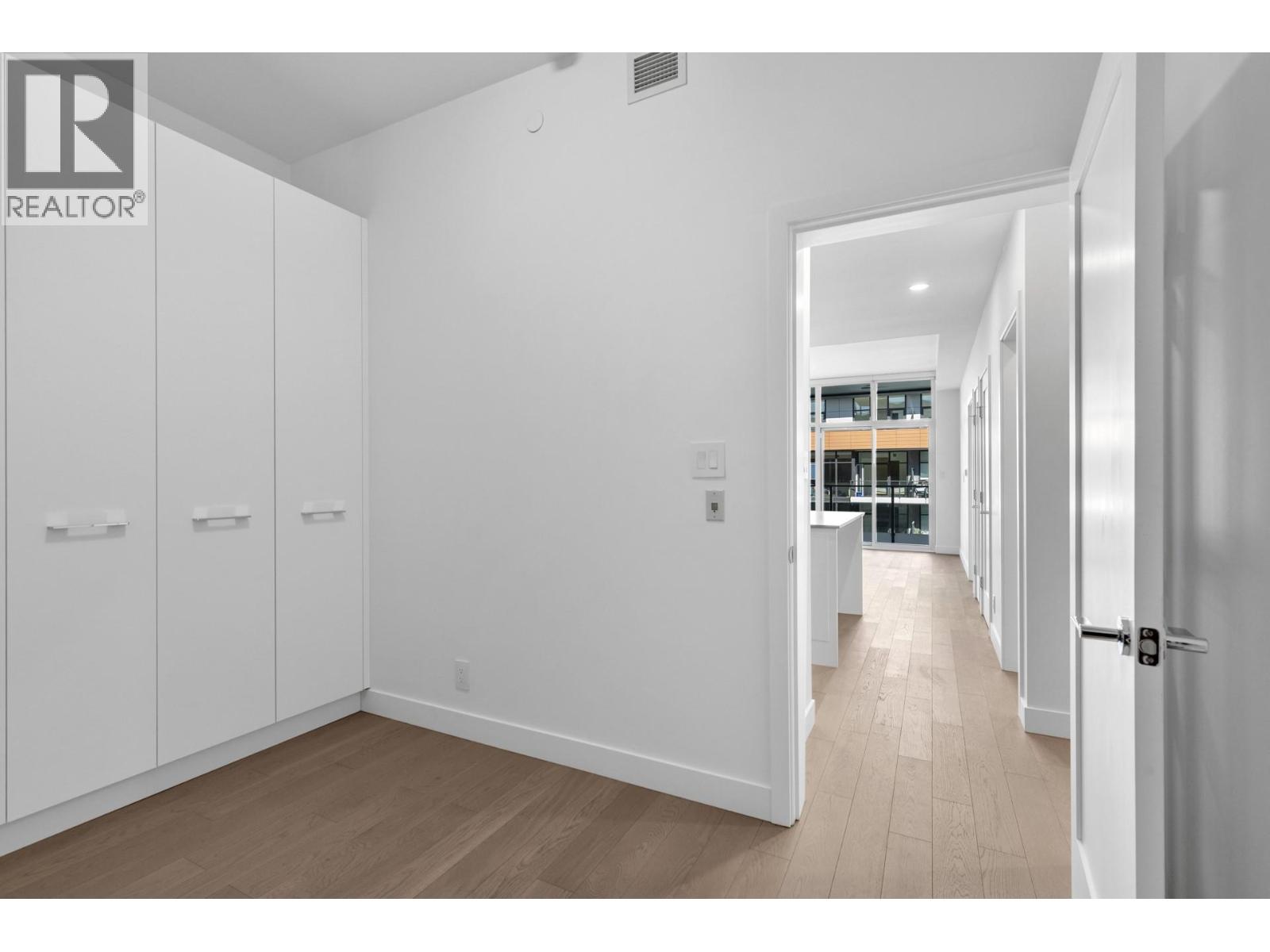 501S 3409 Lakeshore Road, Kelowna