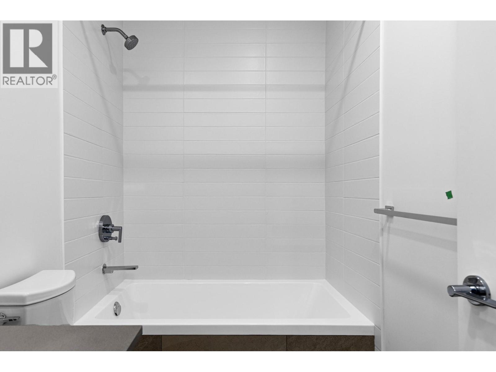 501S 3409 Lakeshore Road, Kelowna