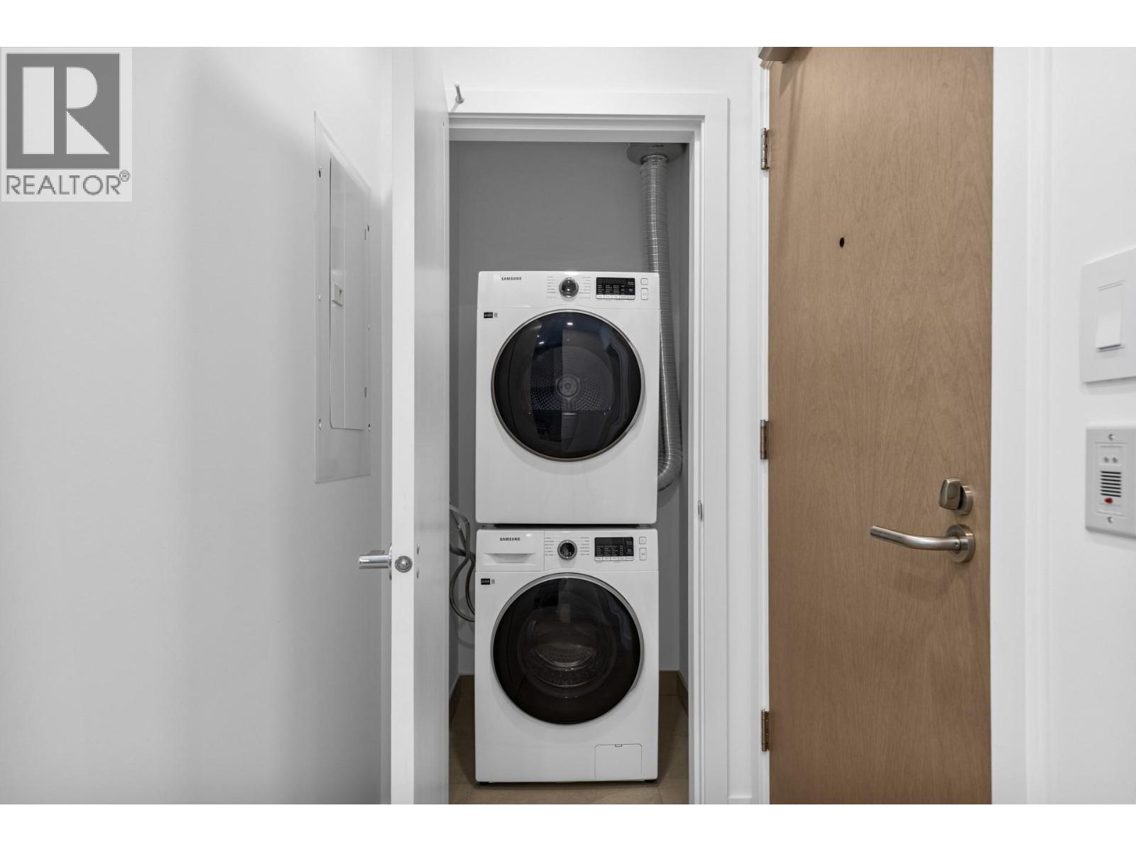 501S 3409 Lakeshore Road, Kelowna