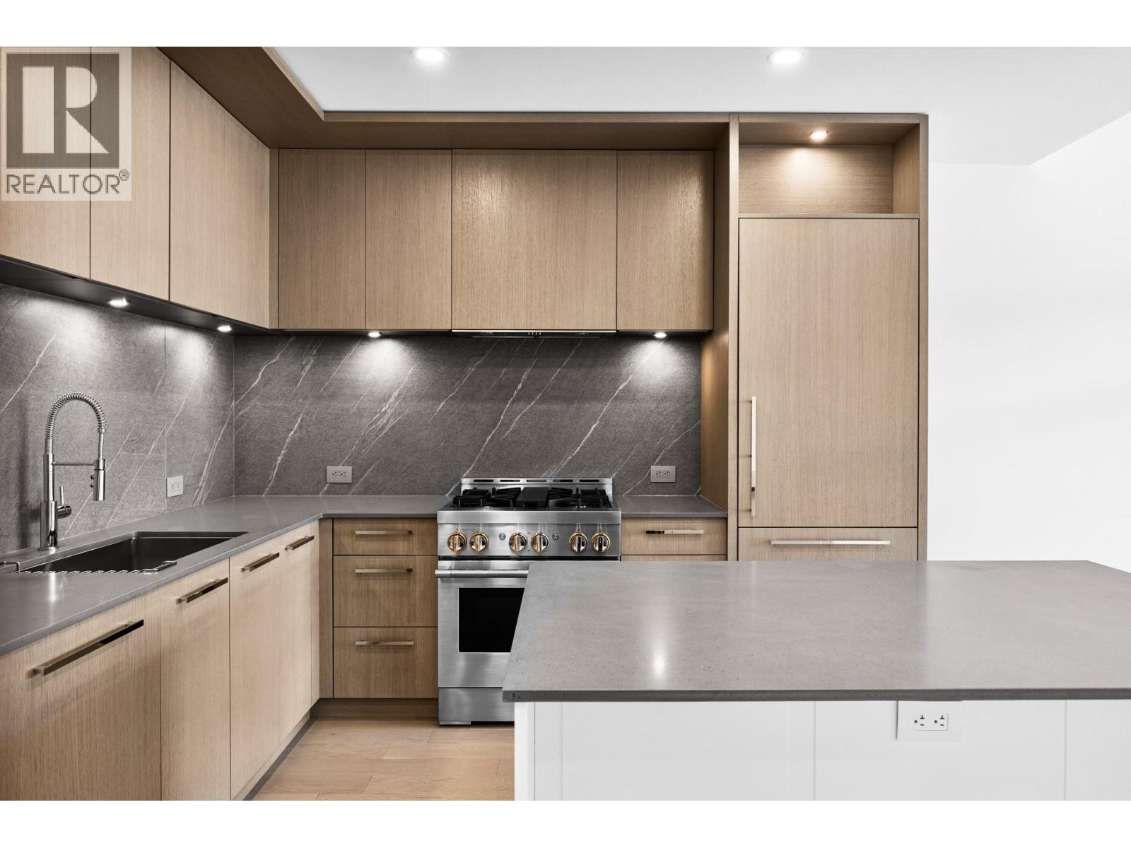 501S 3409 Lakeshore Road, Kelowna