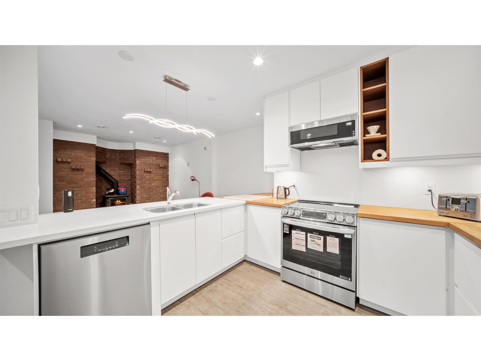 2250 SENTINEL DRIVE, Abbotsford